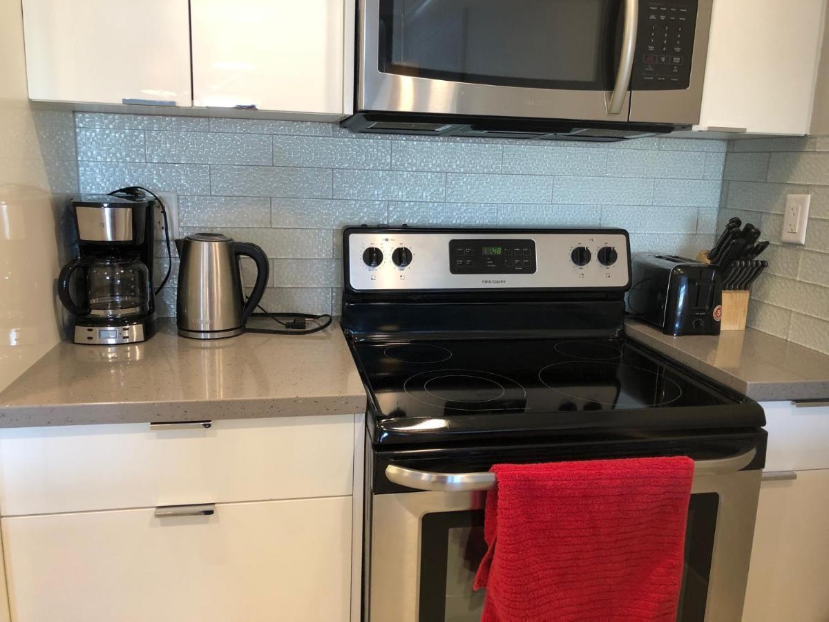 Amicable, Cozy, High Speed Internet, Sleeps 2 Riverview Downtown Apartment Calgary Luaran gambar