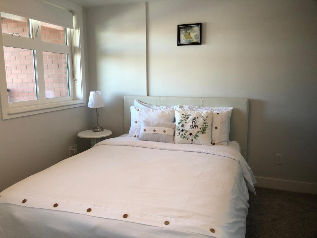 Amicable, Cozy, High Speed Internet, Sleeps 2 Riverview Downtown Apartment Calgary Luaran gambar
