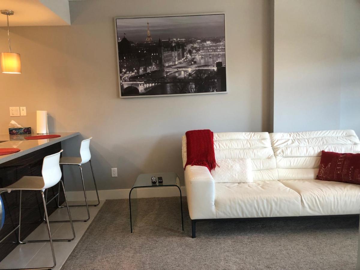Amicable, Cozy, High Speed Internet, Sleeps 2 Riverview Downtown Apartment Calgary Luaran gambar