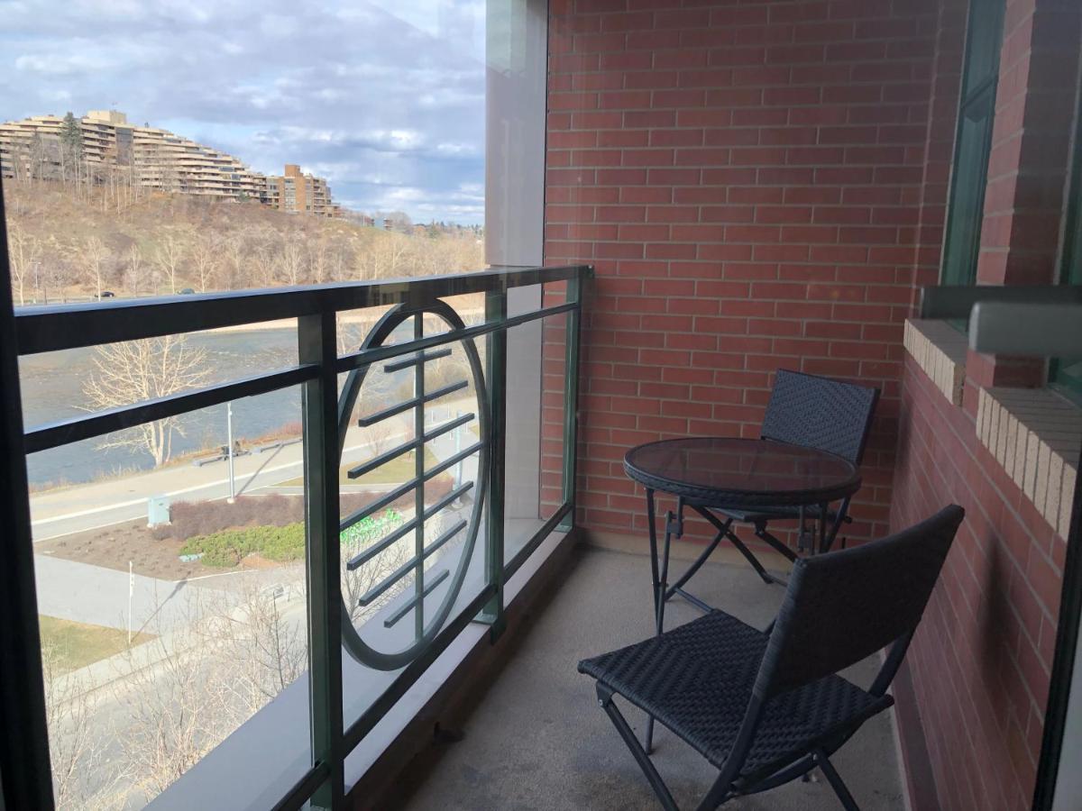 Amicable, Cozy, High Speed Internet, Sleeps 2 Riverview Downtown Apartment Calgary Luaran gambar